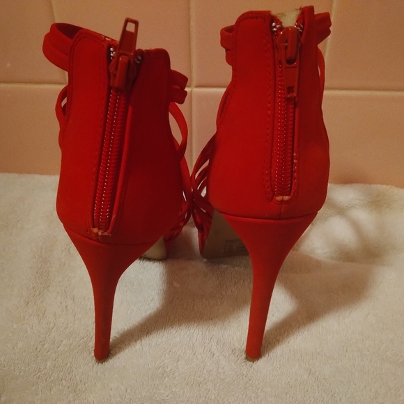 Qupid Strappy Red stilettos - Picture 6 of 8